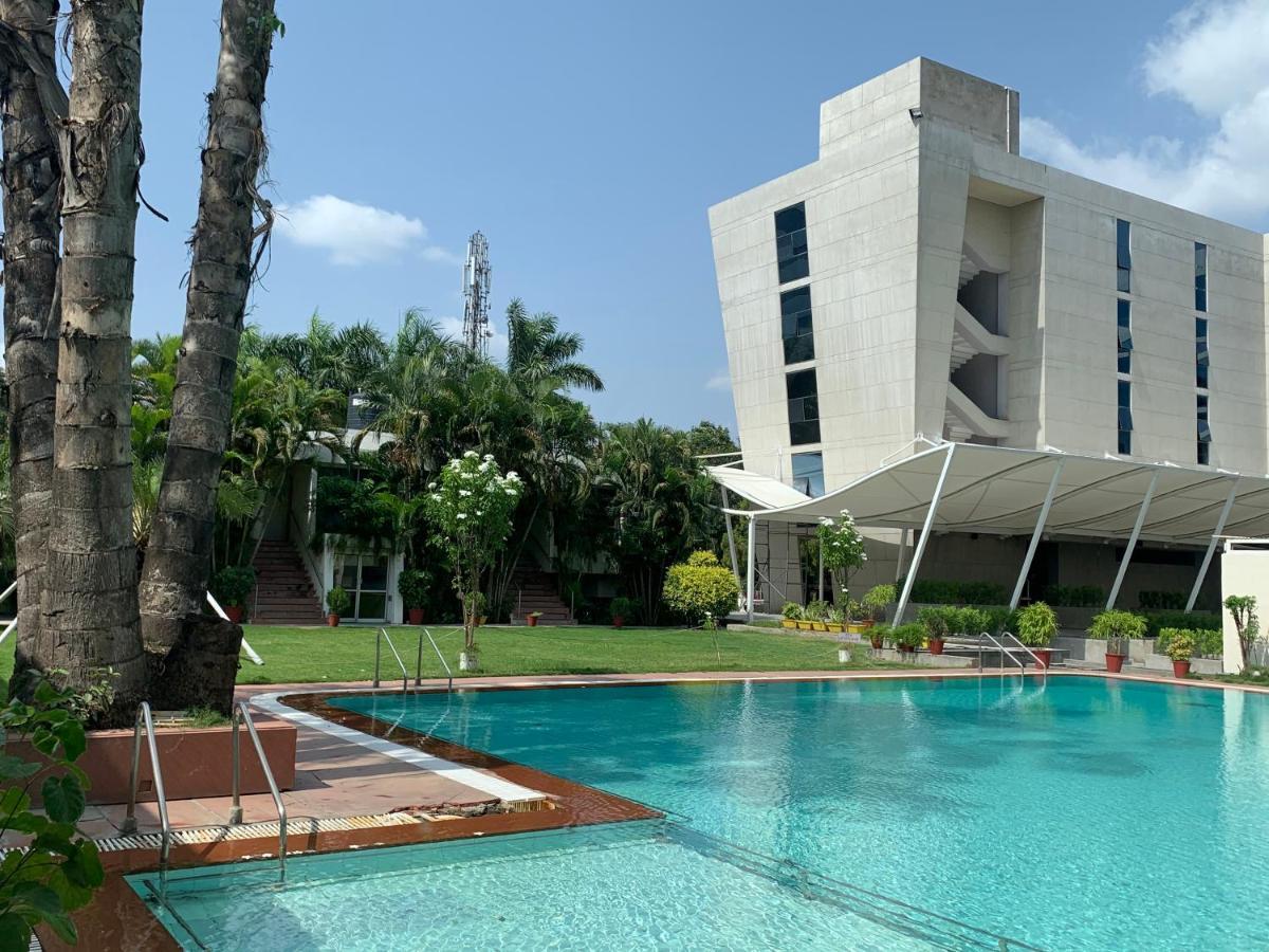 Lch Fitness Hotel Indore Ngoại thất bức ảnh