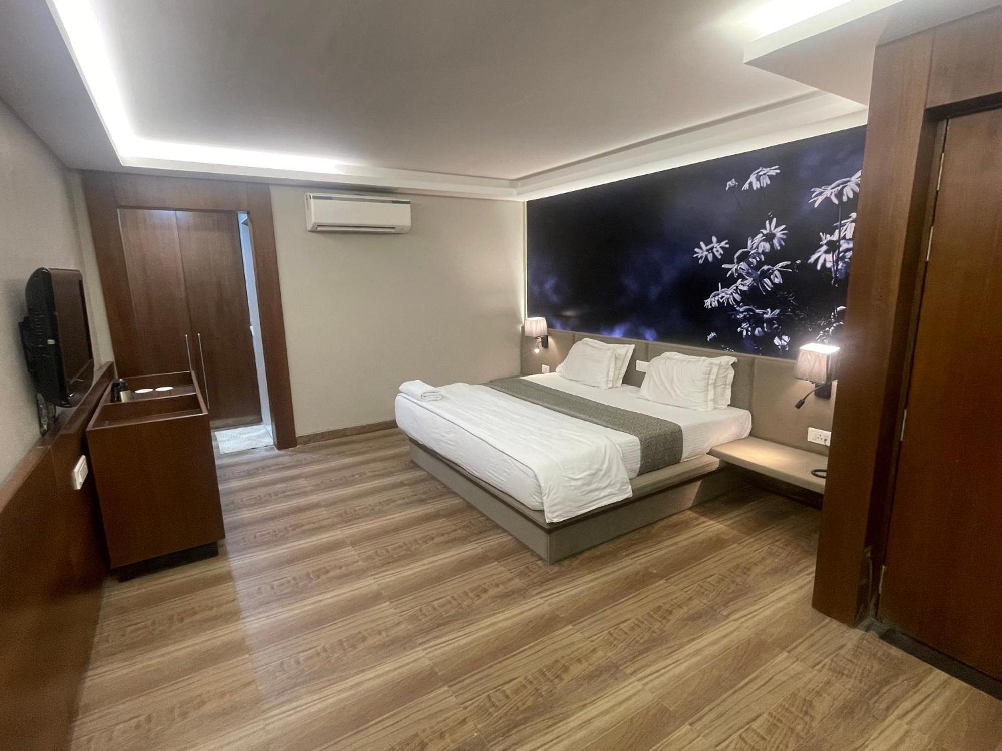 Lch Fitness Hotel Indore Ngoại thất bức ảnh