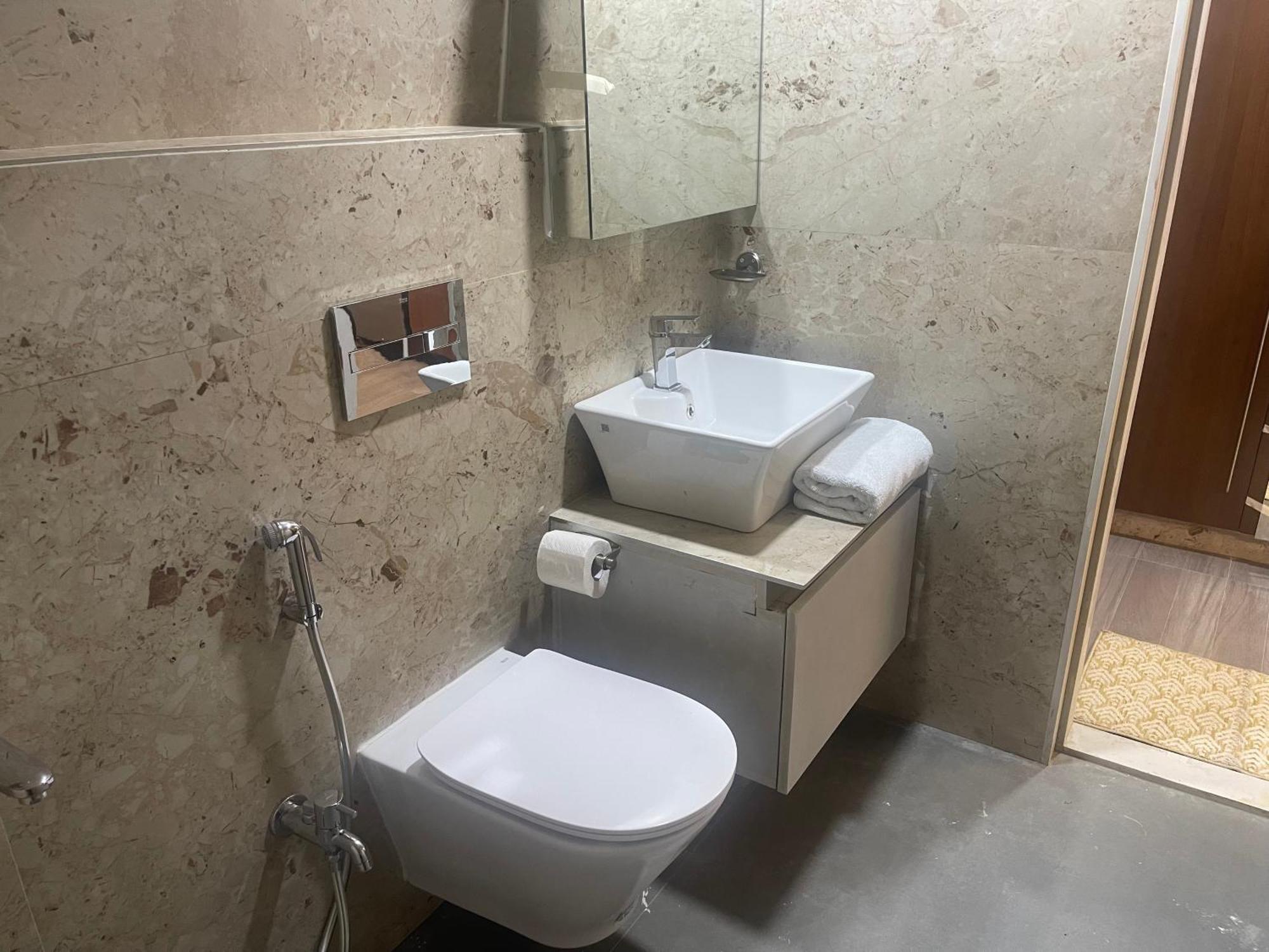 Lch Fitness Hotel Indore Ngoại thất bức ảnh